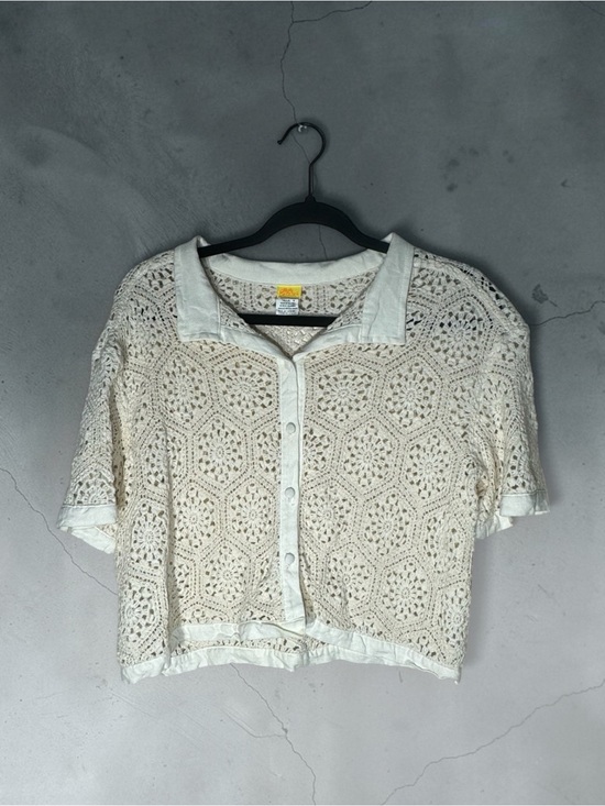 Agua Bendita Tops - Agua Bendita Shell Seed Crocheted Button Up Shirt